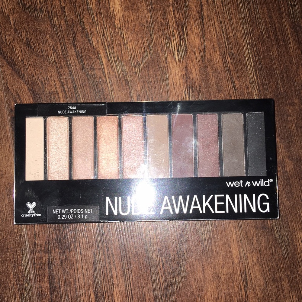 Wet n Wild nude awakening eyeshadow palette